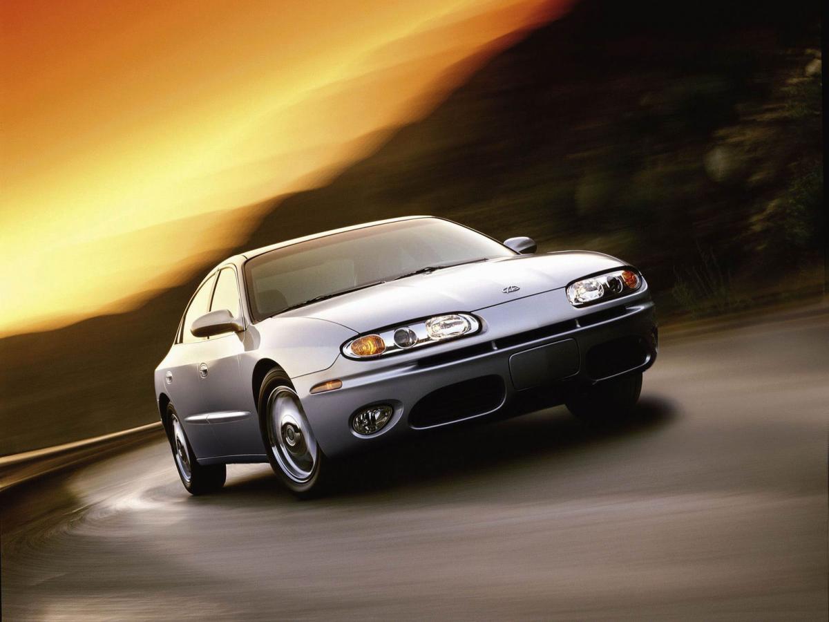Oldsmobile Aurora 4.0 V8 32V (253 Hp)